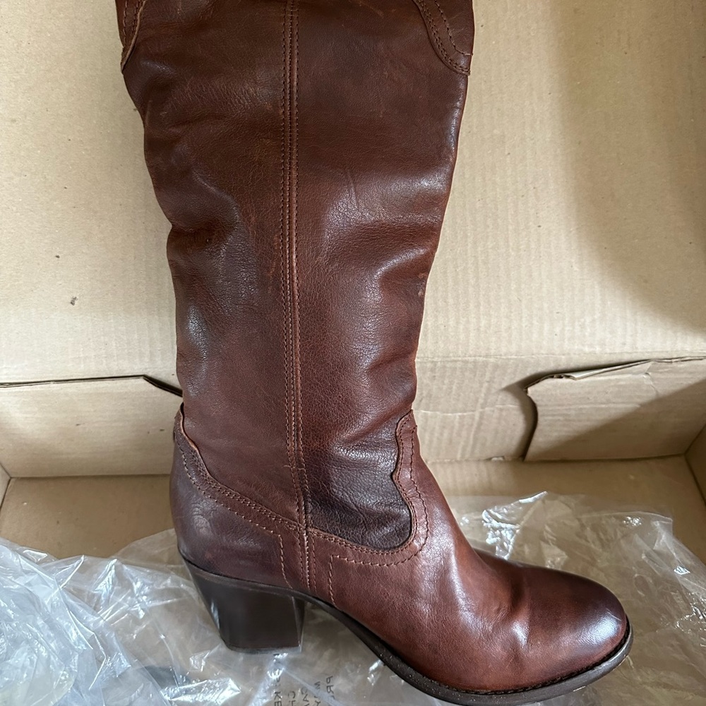 Woman’s Brown Heeled Frye Boots